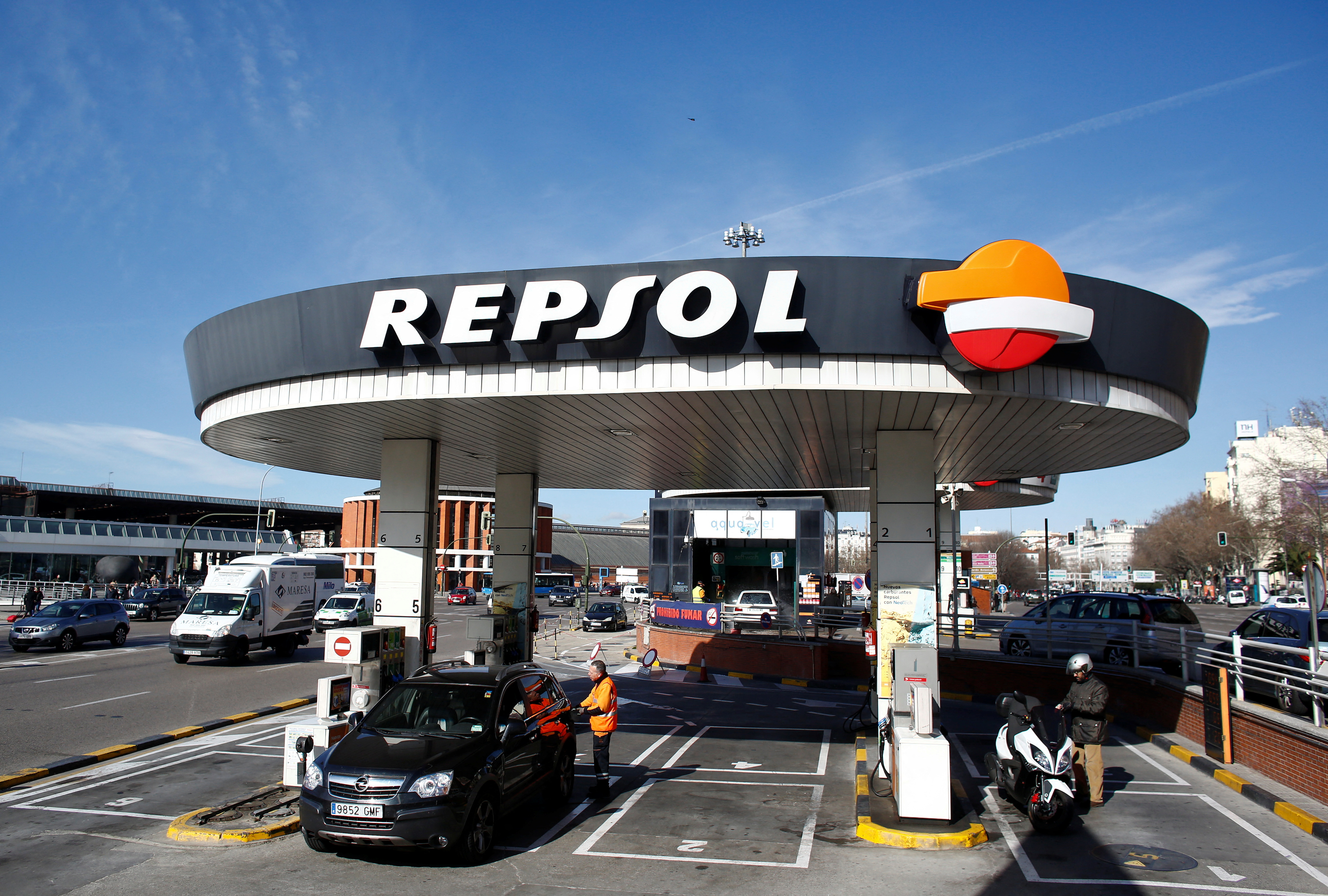 ИСПАНСКАЯ REPSOL РАЗДАЕТ 200 ЕВРО ВОДИТЕЛЯМ